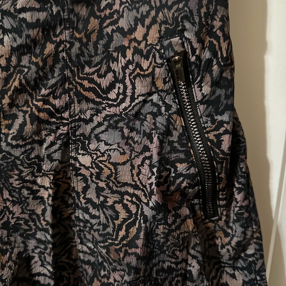 Athleta shorts. Size 8 - Picture 2 of 8